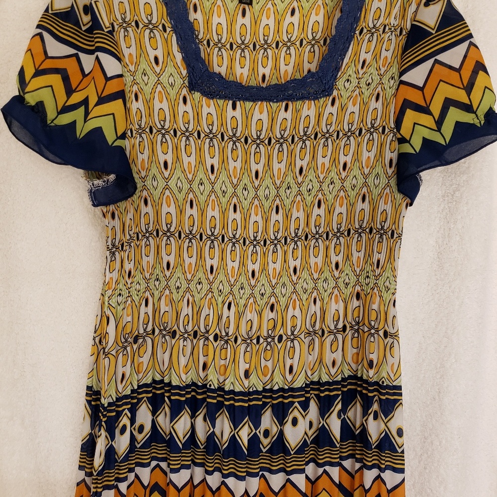 Multi colored short sleeve top